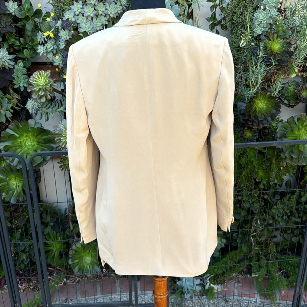Blazer - Picture 2 of 2
